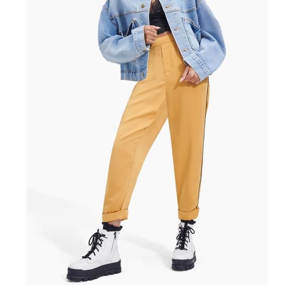 UGG Women's Sidnee Boot - Picture 1 of 11